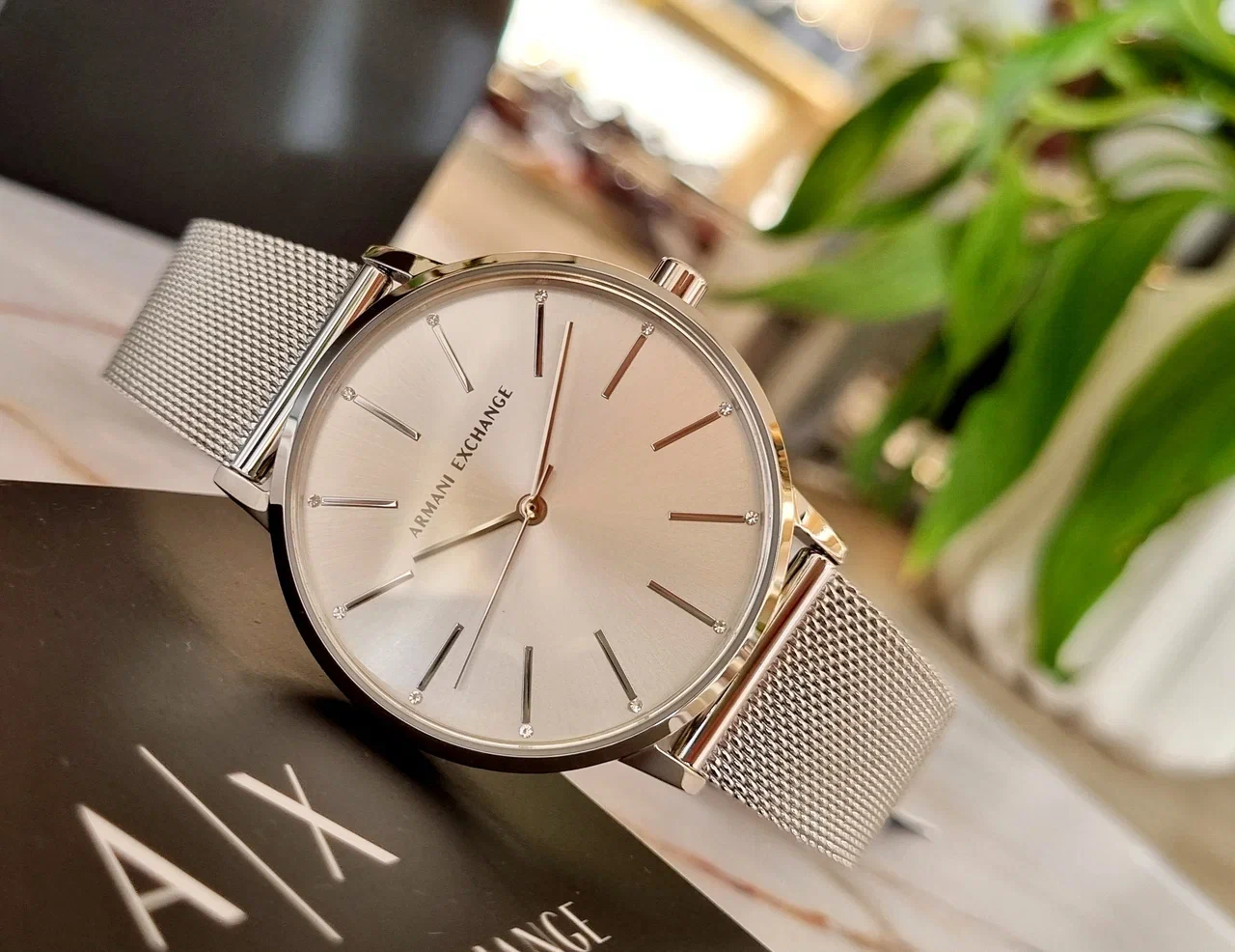 Наручные часы Armani Exchange Lola