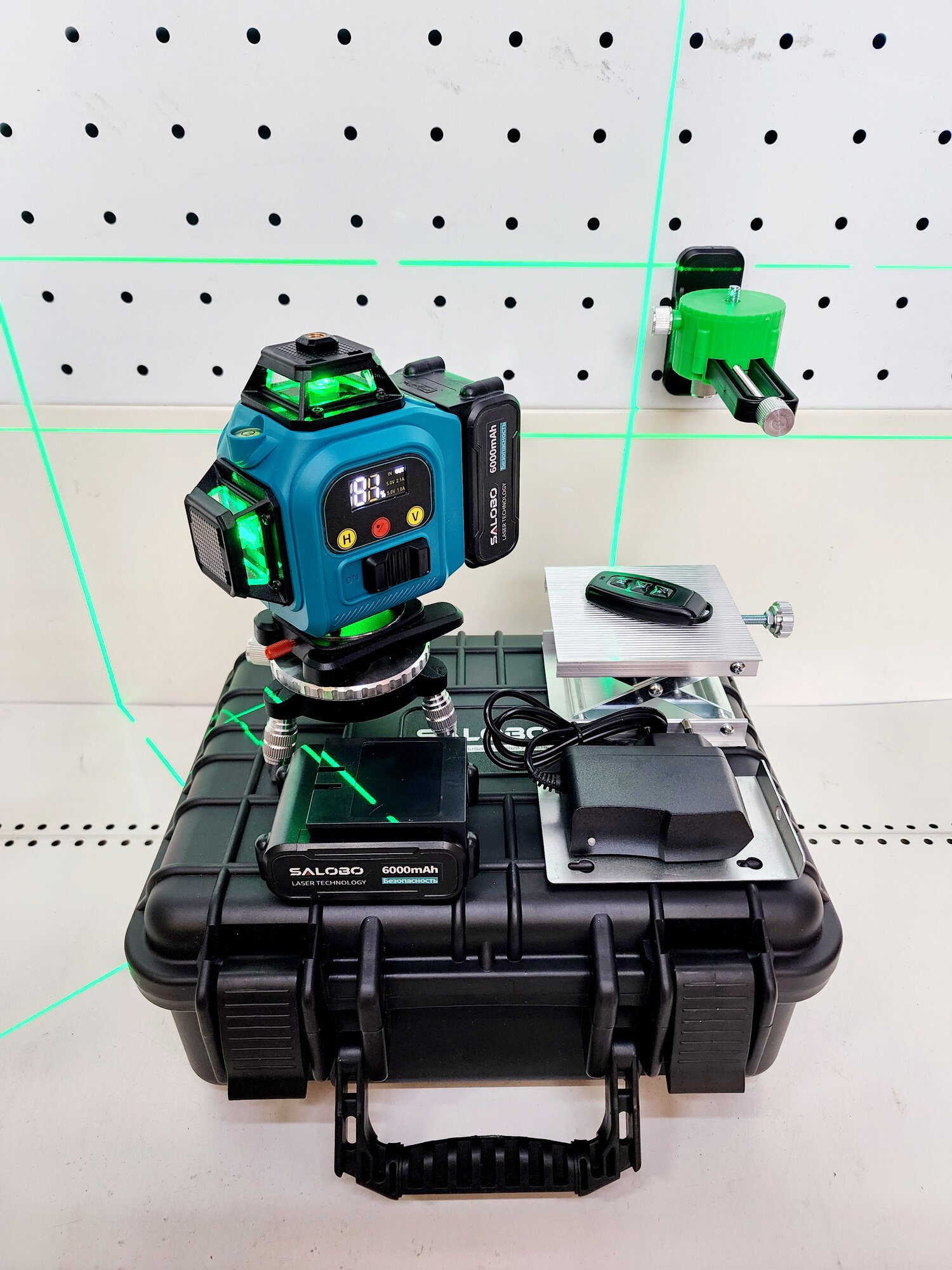 Лазерный уровень Salobo 3D 360 зелёный луч 2 аккумулятора кейс пульт ду
