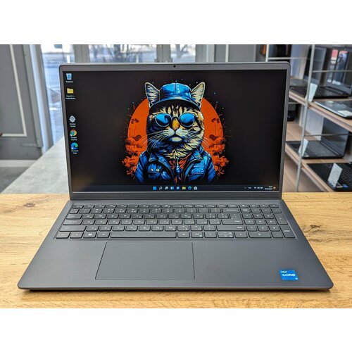 Ноутбук Dell Vostro 3520/Intel Core i3 1215u/8Gb/256Gb SSD/15.6