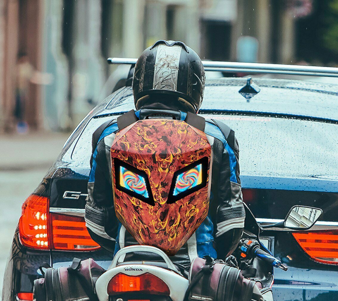 фото Рюкзак Madenix L с пиксельными LED-экранами