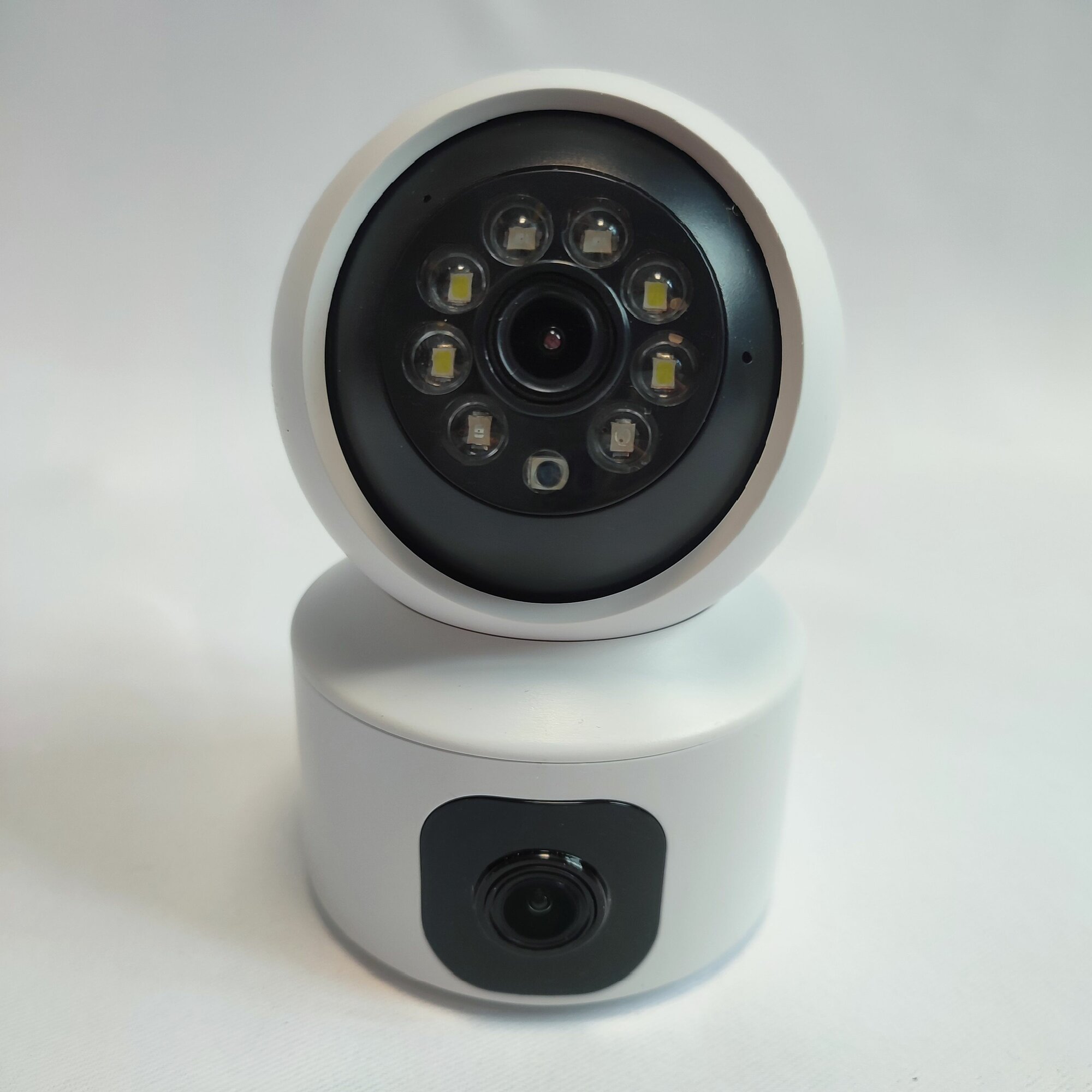 Видеоняня беспроводная wifi (V380), c обзором 360, ночной съемкой и датчиком движения