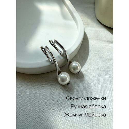 Серьги с подвесками , жемчуг имитация, жемчуг культивированный, размер 10 мм, серебристый