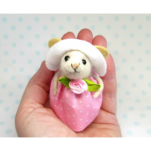 Сувенир. Мышка в платье. Ручная работа