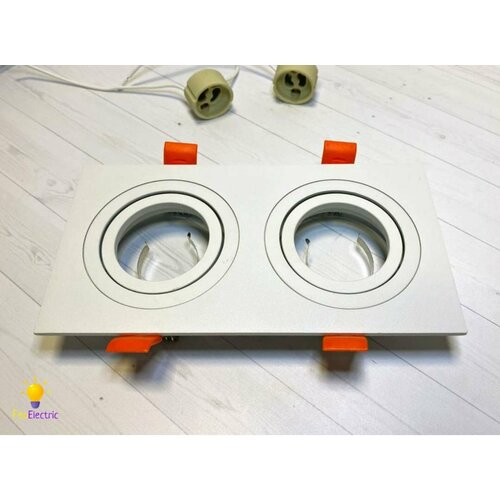 Встраиваемый точечный двойной поворотный светильник спот потолочный настенный поворотный под сменяемую лампу GU10 белый 850₽