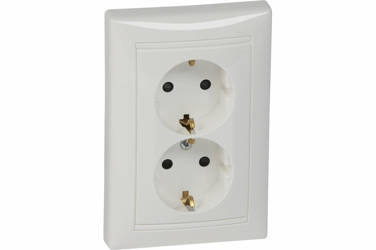 фото Розетка Legrand 774427 Valena, 16 А, с защитной шторкой, с заземлением