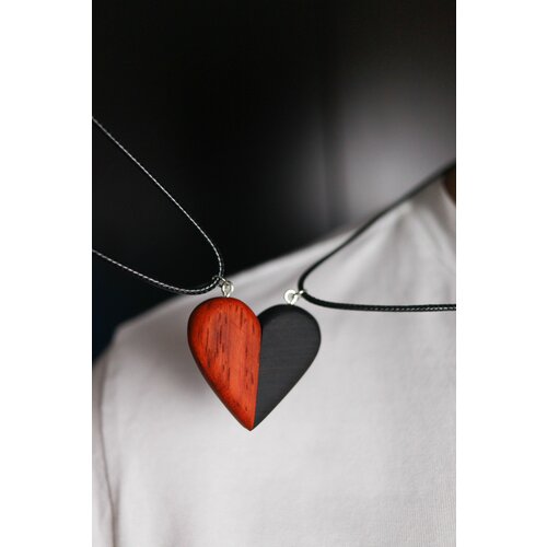 фото Кулон/ подвеска парная из дерева сердце на магнитах нет бренда