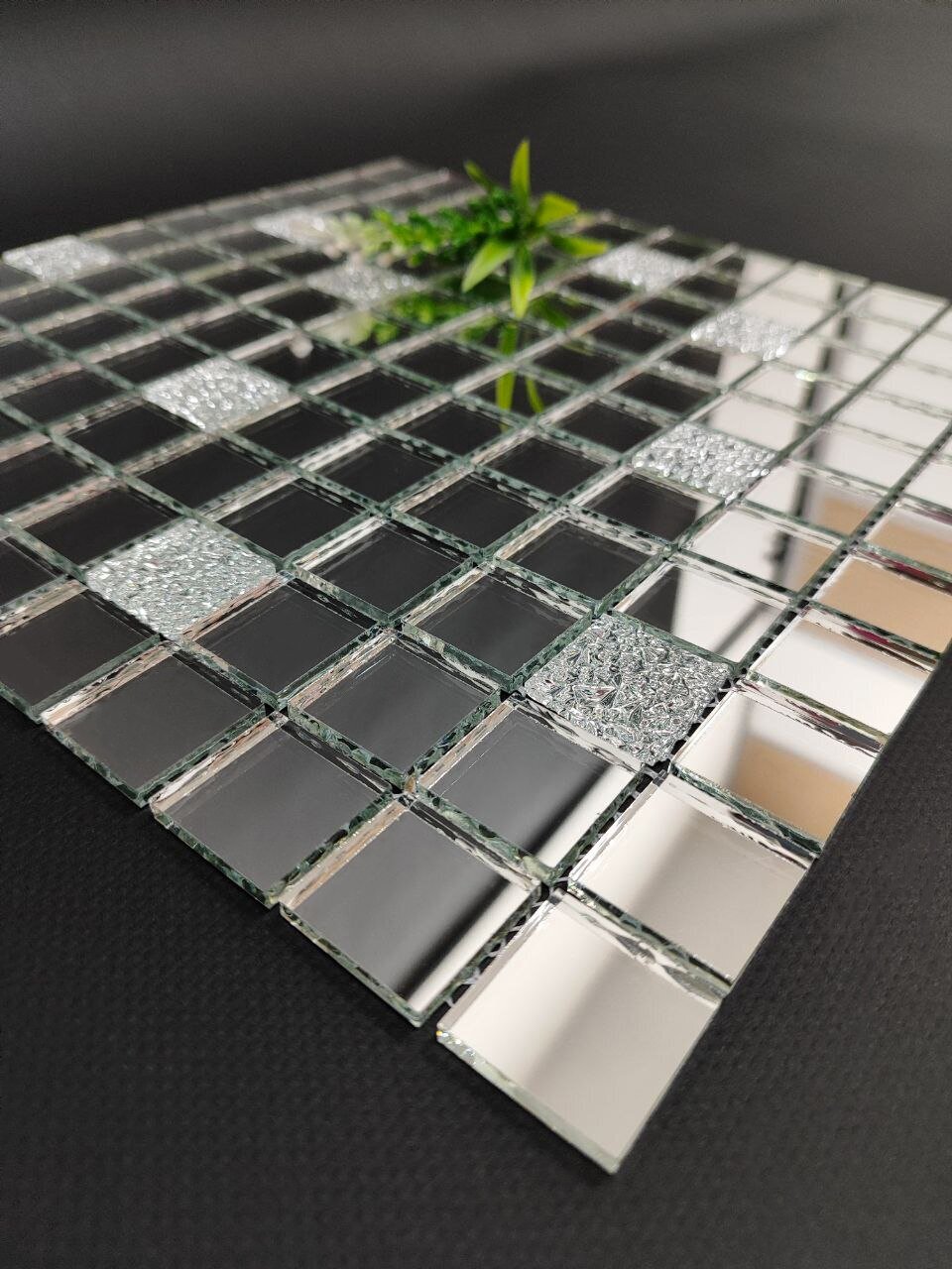 Зеркальная мозаика на сетке 300х300 мм, серебро 90% + хрусталь 10%, с чипом 25*25мм. (10 листов) - фотография № 10