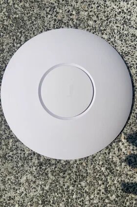 Wi-Fi точка доступа Ubiquiti UniFi AC LR