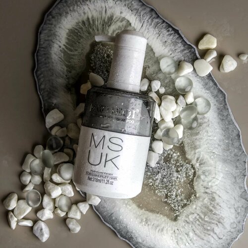 Mocheqi Musk крем-шампунь с гидролизованным кератином и маслом жожоба для чувствительной кожи 318 мл 1795₽