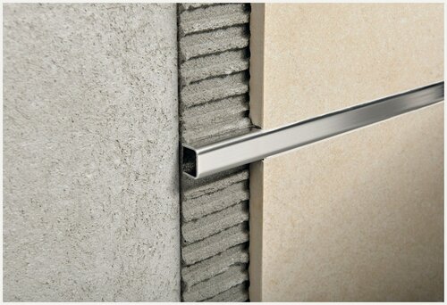 Изображение товара П-образный профиль из нержавеющей стали полированной 15х15х15 мм. Длина 2.7 метра.