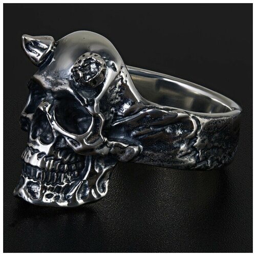 фото Серебряное мужское кольцо с черепом, чернение lazurit-online