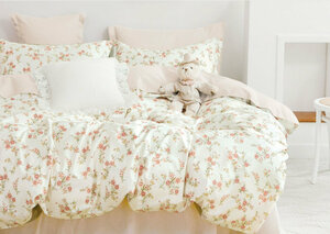 Фото 1.5 спальное постельное белье двустороннее сатин кремовое с цветами