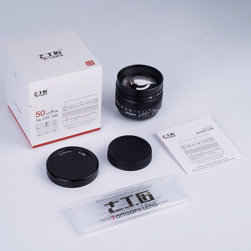 Изображение товара Объектив 7Artisans 50mm f/0.95 Fujifilm FX в упаковке