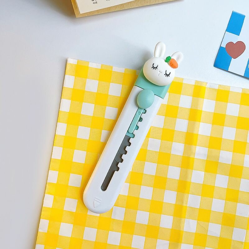 Нож канцелярский с зажимом "Зайка", 9 мм, цвет бело-зеленый