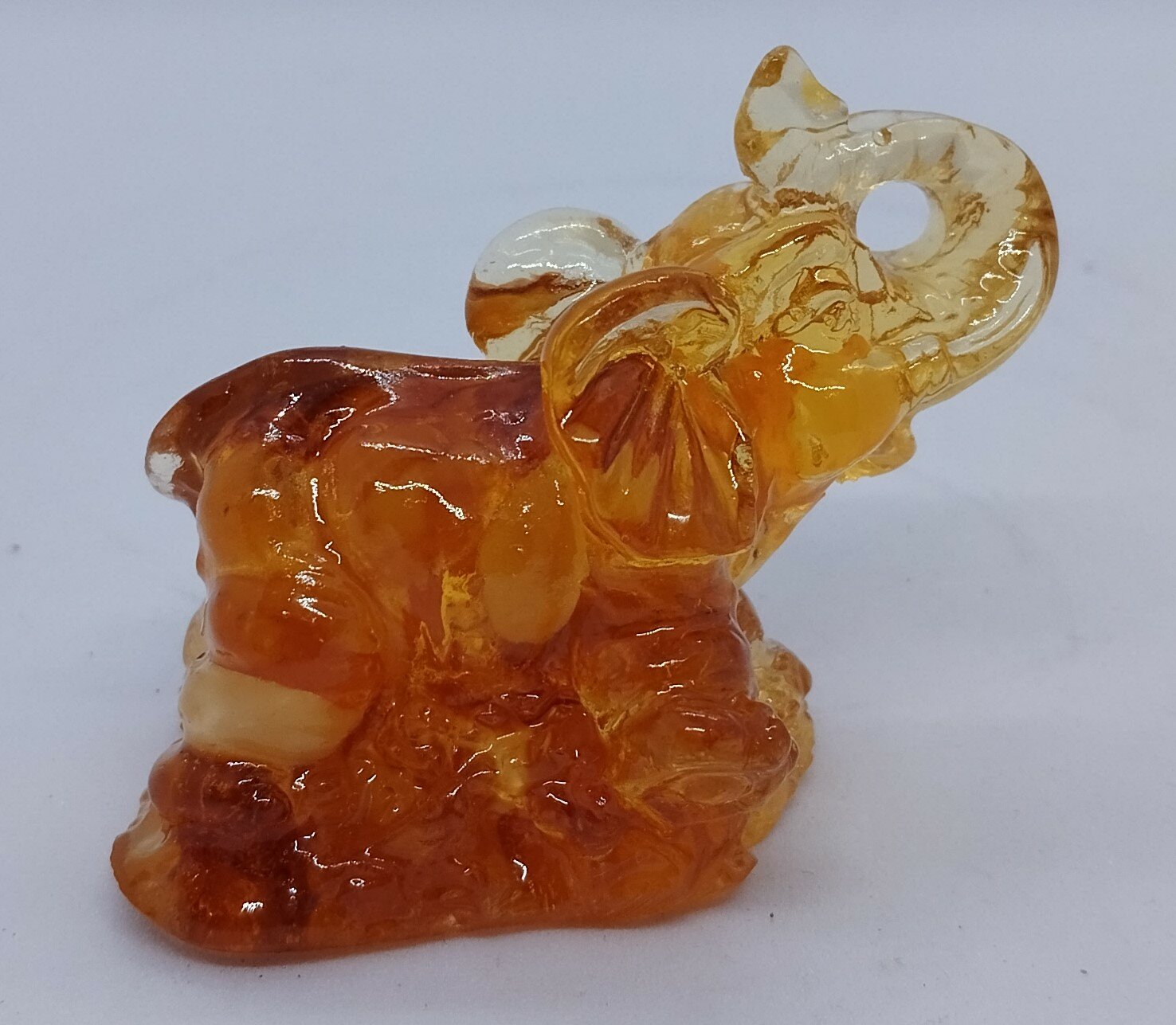 Янтарная фигурка "Слоник 21 грамм " — фото 1
