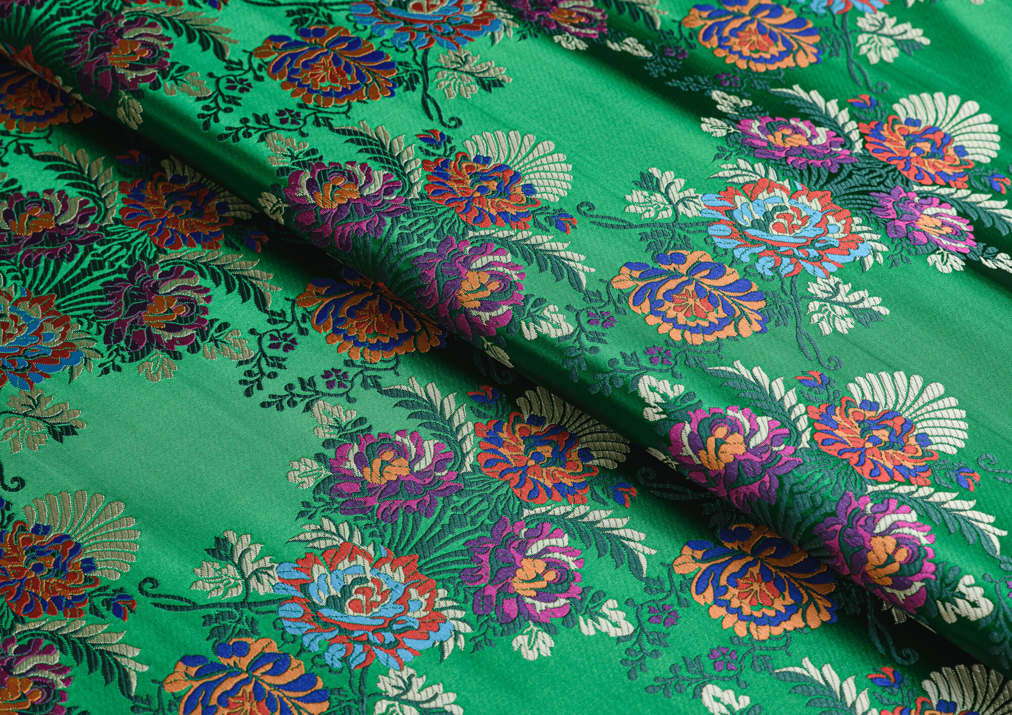 Ткань Атлас жаккард Жасмин "Орнамент" цв. зеленый Ширина - 146 см. Длина 2 м. Плотность 400 гр./м. кв.
