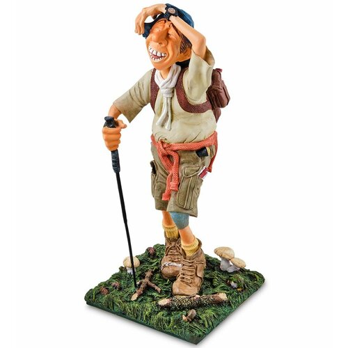 Статуэтка из полистоуна Турист