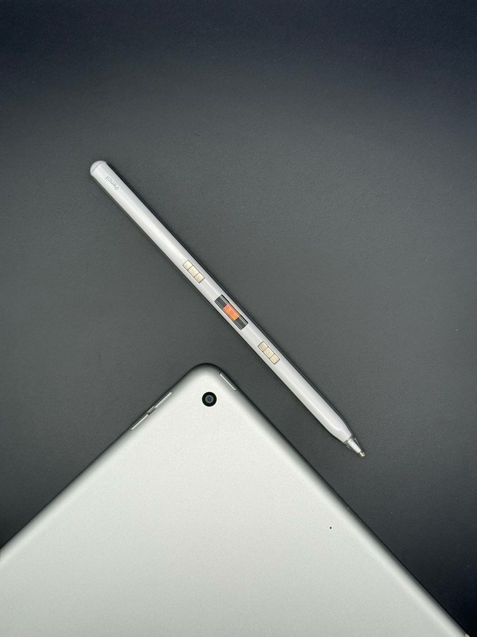 Стилус для iPad 2018, 2019, 2020, 2021, 2022 с магнитной зарядкой +2 наконечника + кейс, Pencil для планшета Apple с изменением толщины линии от угла наклона и защитой от прикосновения
