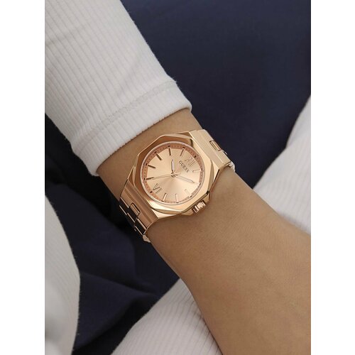 Женские часы Guess