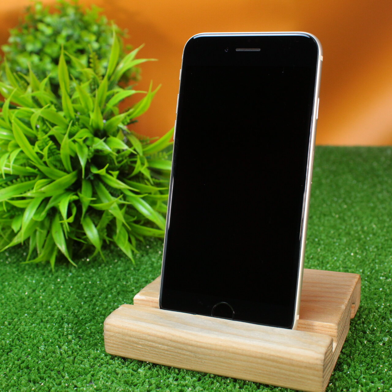 Смартфон Apple iPhone SE 2022 64 ГБ, nano SIM+eSIM, Starlight, Slimbox — фото 1