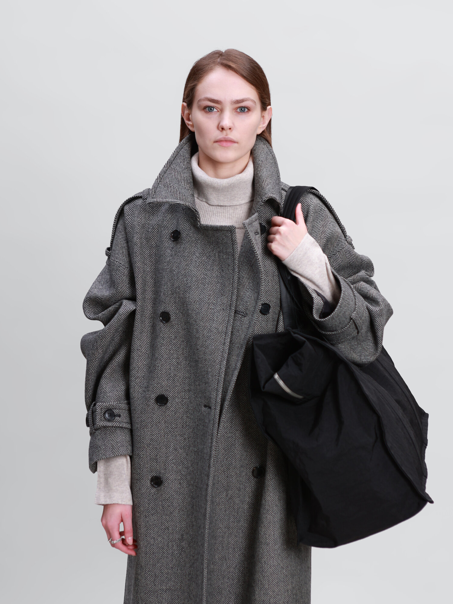 Сумка тоут Ianis Chamalidy тоут  фактура гладкая  черный