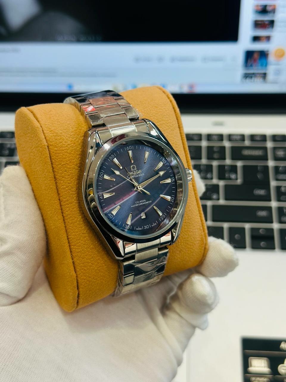 Наручные часы OMEGA, серебристый — фото 1