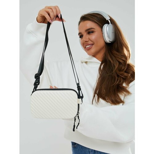 фото Сумка багет resin riflbeige, фактура рельефная, белый