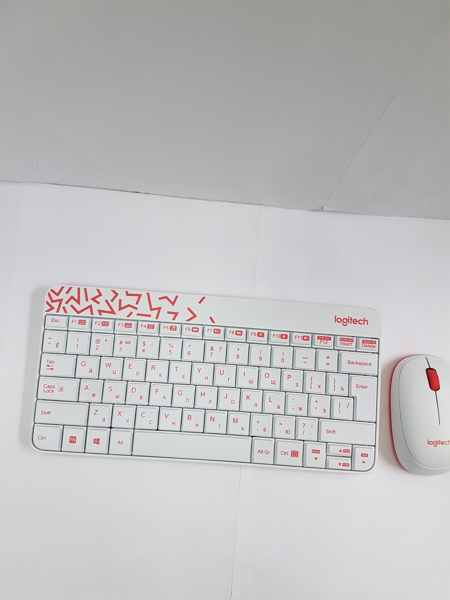 Комплект: клавиатура+мышь Logitech MK240 Wireless Combo Nano White (920-008160) .