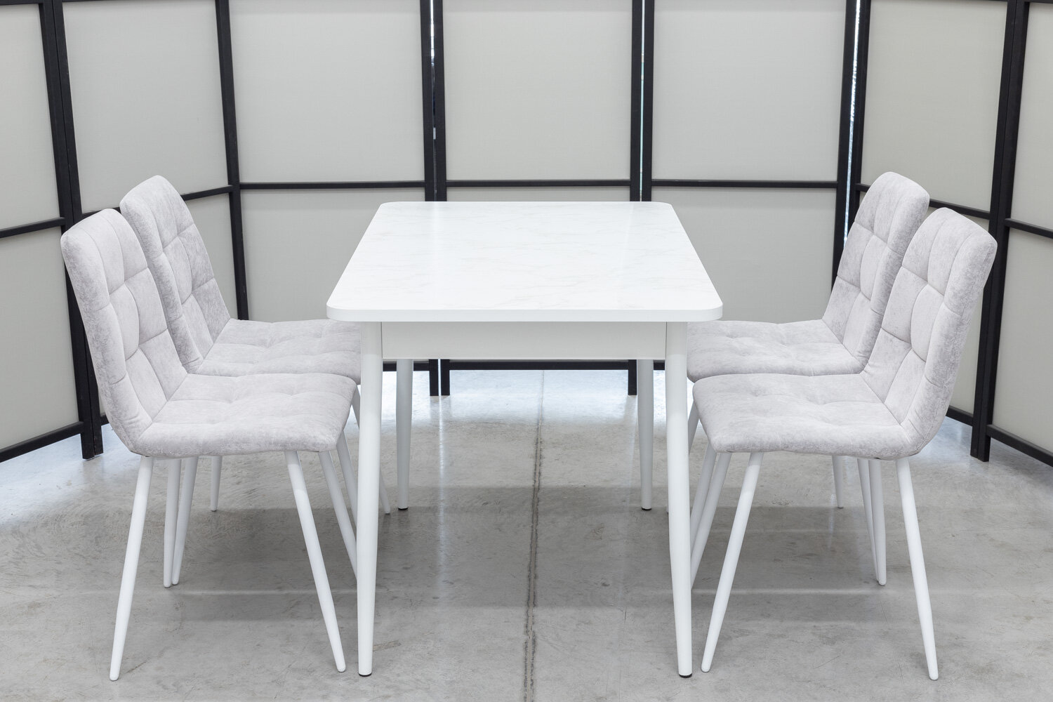 Обеденная группа Ост Кватро, стол белый термопластик, 110(140)х70 см, обивка стульев антивандальная, моющаяся, антикоготь, цвет светло-серый - фотография № 6