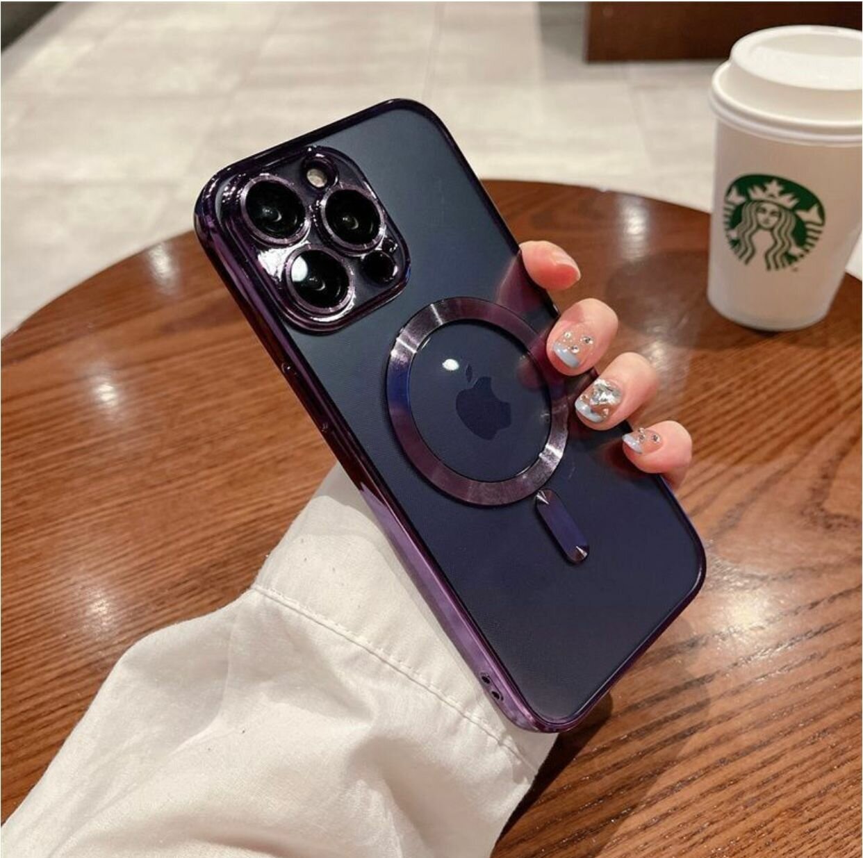 Чехол с магнитным креплением для беспроводной зарядки Магсейф на Iphone 12 ProMax, противоударный, прозрачный/фиолетовый — фото 1