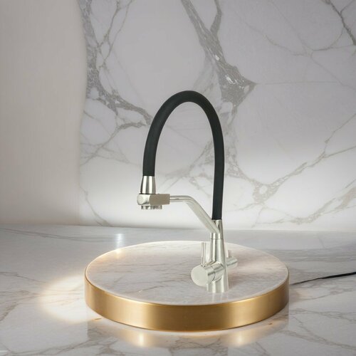 Смеситель для кухонной мойки под фильтр с краном для питьевой воды и гибким изливом черный-хром/силикон