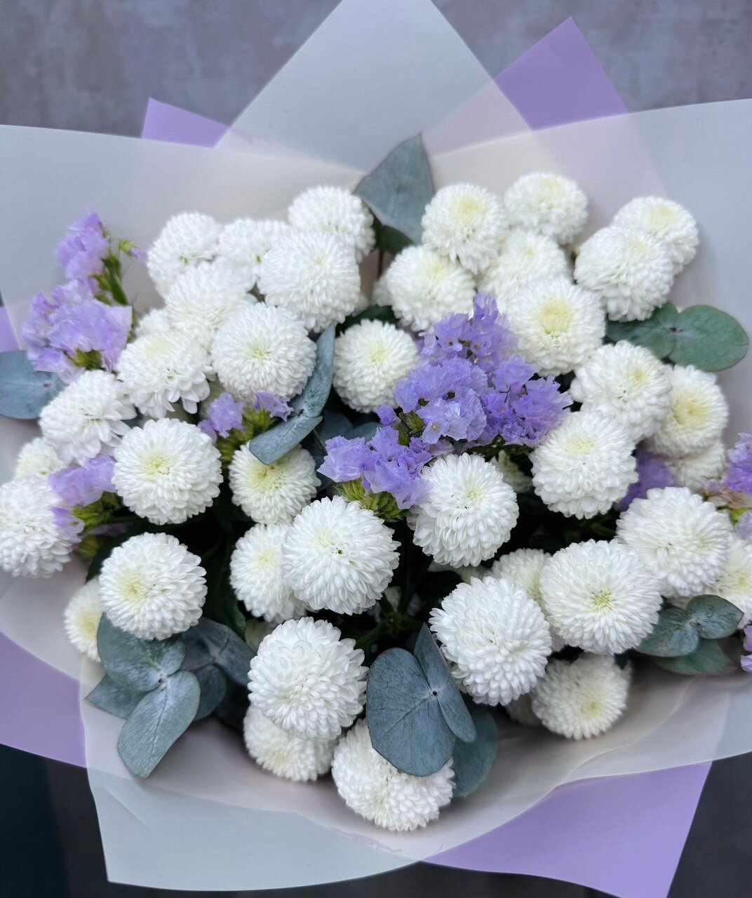 Букет цветов A&G Flowers "Ассорти", хризантема, статица, эвкалипт — фото 1