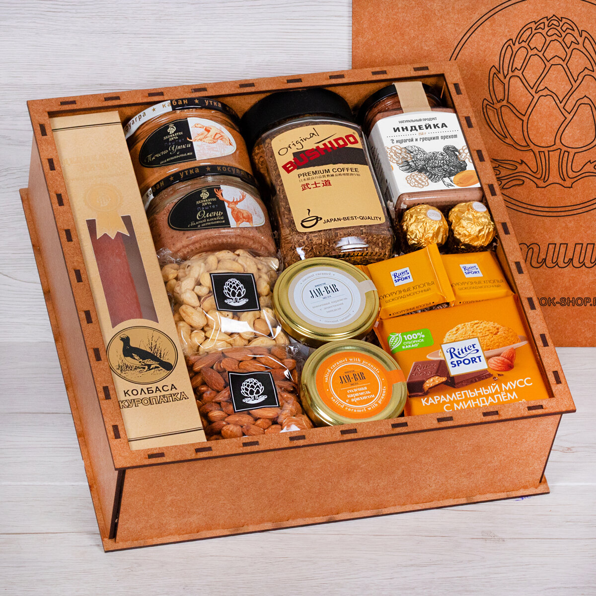 Подарочный набор в деревянном боксе ART-Box с кофе и шоколадом ART-Box артишок №2223
