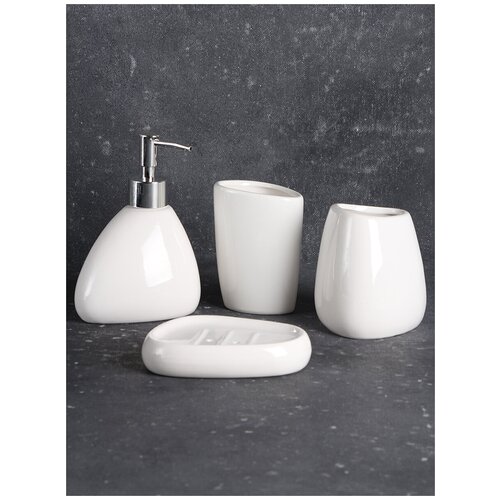 Набор аксессуаров для ванной керамический 