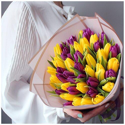 Букет желтых и фиолетовых тюльпанов 49 шт Sharonline