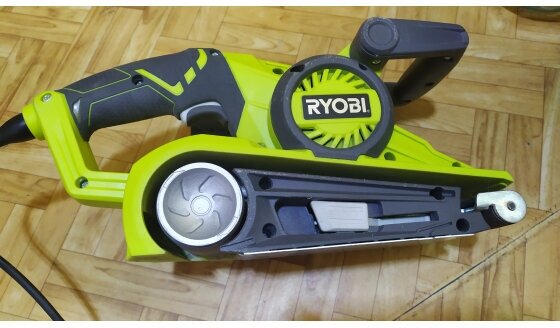 Ленточная шлифмашина Ryobi EBS750 5133002276 - фотография № 2