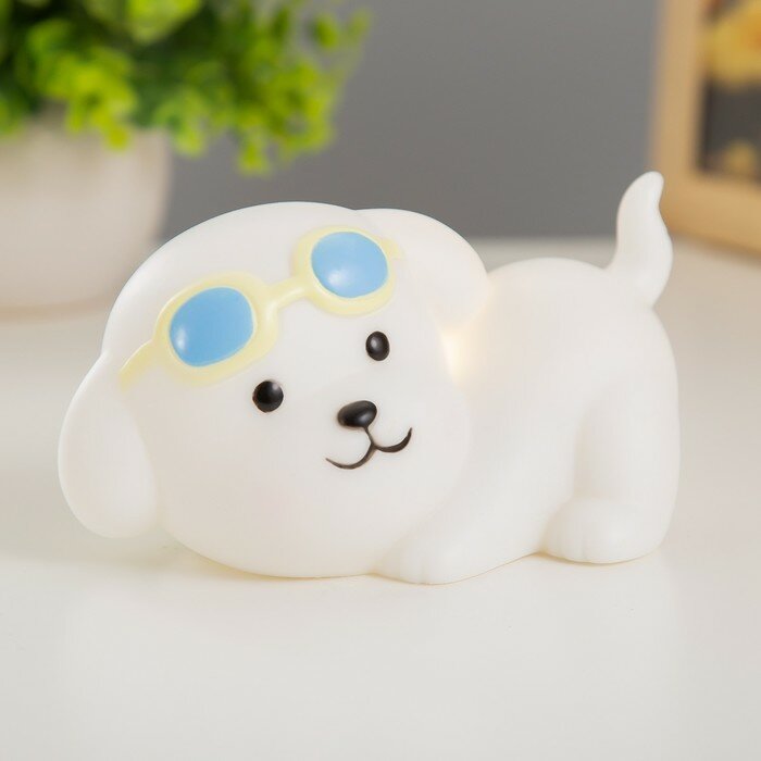 Ночник "Крутая собачка" LED от батареек белый 11,4х6,9 см 9769415 - фотография № 1