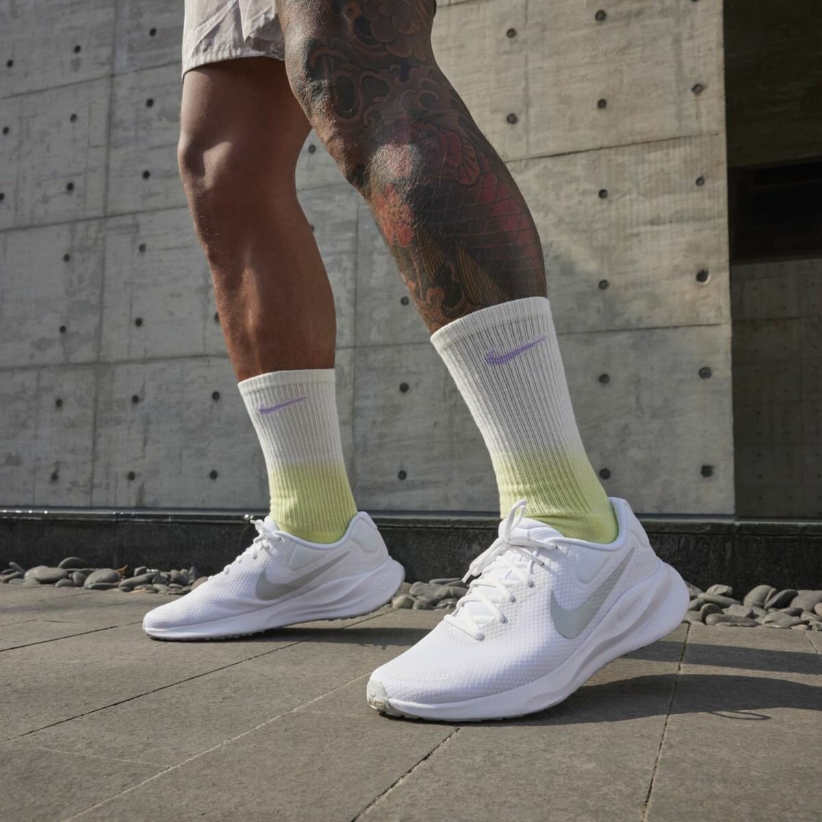 Кроссовки NIKE Revolution 7, полнота F, размер 11 US, белый — фото 1