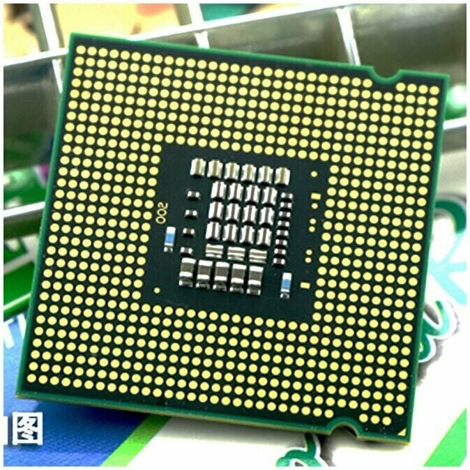 Процессор Intel Core 2 Quad Q9300 Yorkfield LGA775 4 x 2500 МГц