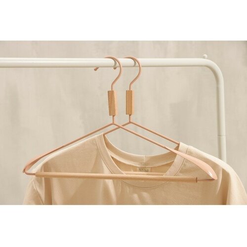 SAVANNA Вешалка для одежды с усиленными плечиками SAVANNA Wood, 42×22×3,2 см, цвет розовый