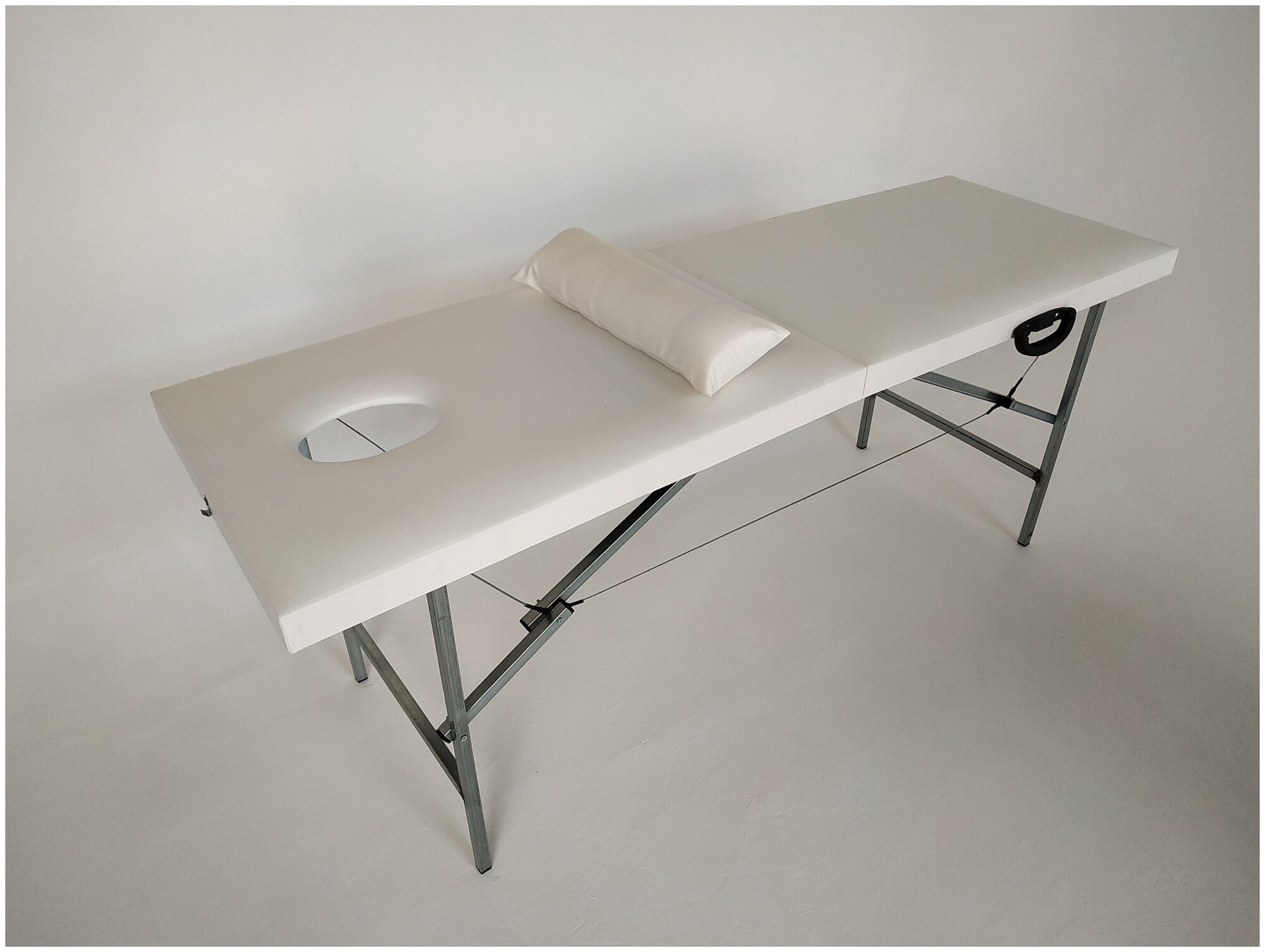 Массажный стол 70*190 белый с вырезом для лица и регулировкой высоты складной - фотография № 4
