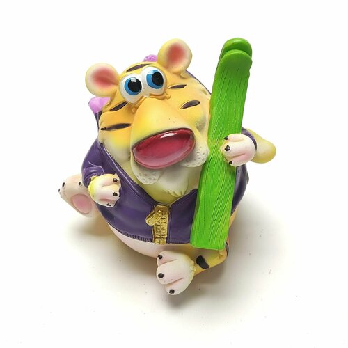 Копилка для денег. Тигруля лыжник. Символ года. С клапаном. 9,5 см