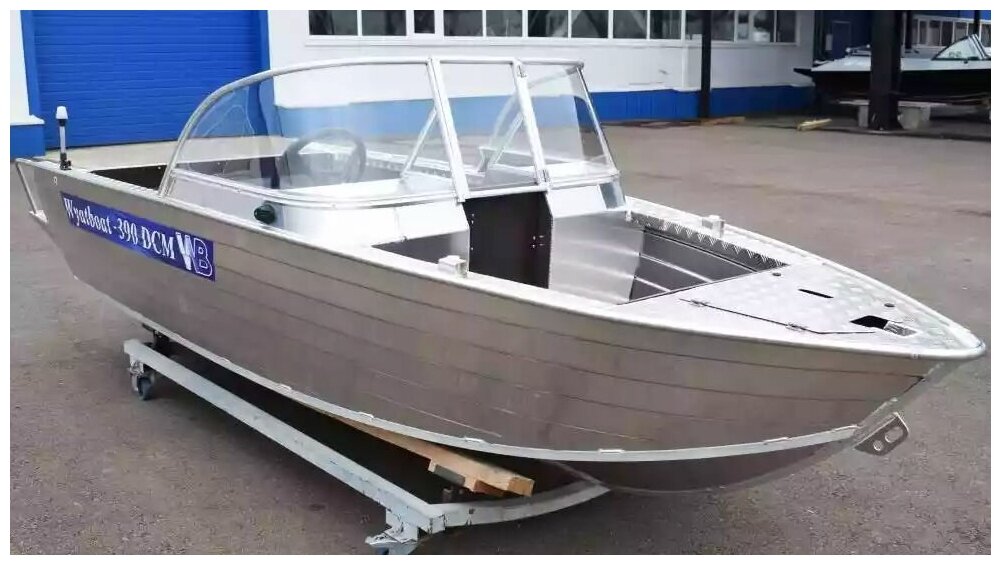 Моторная лодка Wyatboat-390 DCM с увеличенной высотой борта