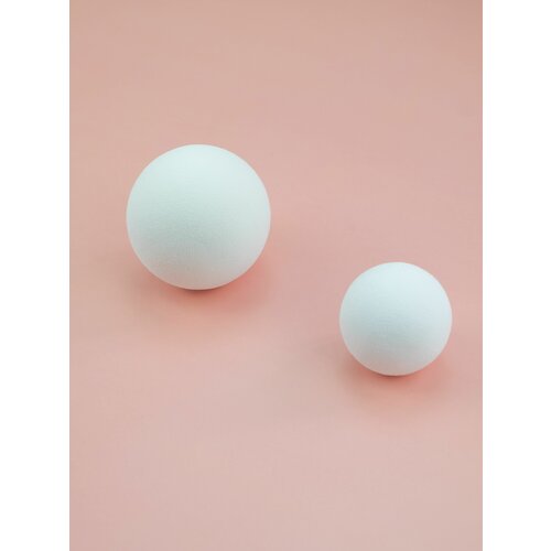 Шарики силиконовые белые разного размера 2 шт. / декоративные шарики для декора интерьера / аксессуар для фотосессии