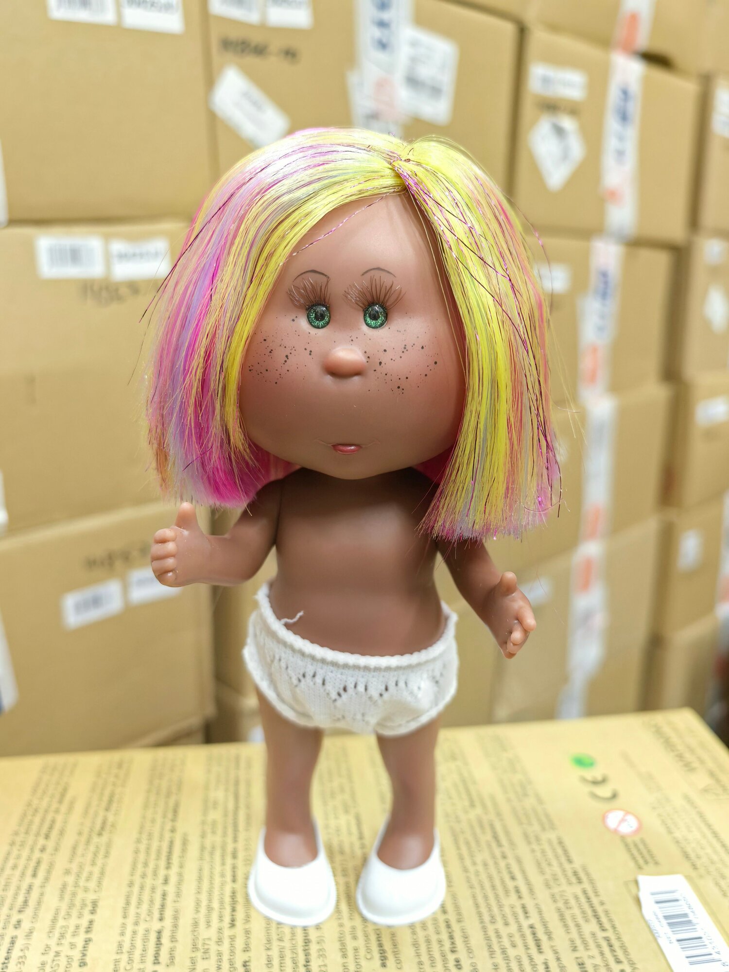 Кукла мини Миа с ресничками Nines виниловая, 23см (Испания) булочка