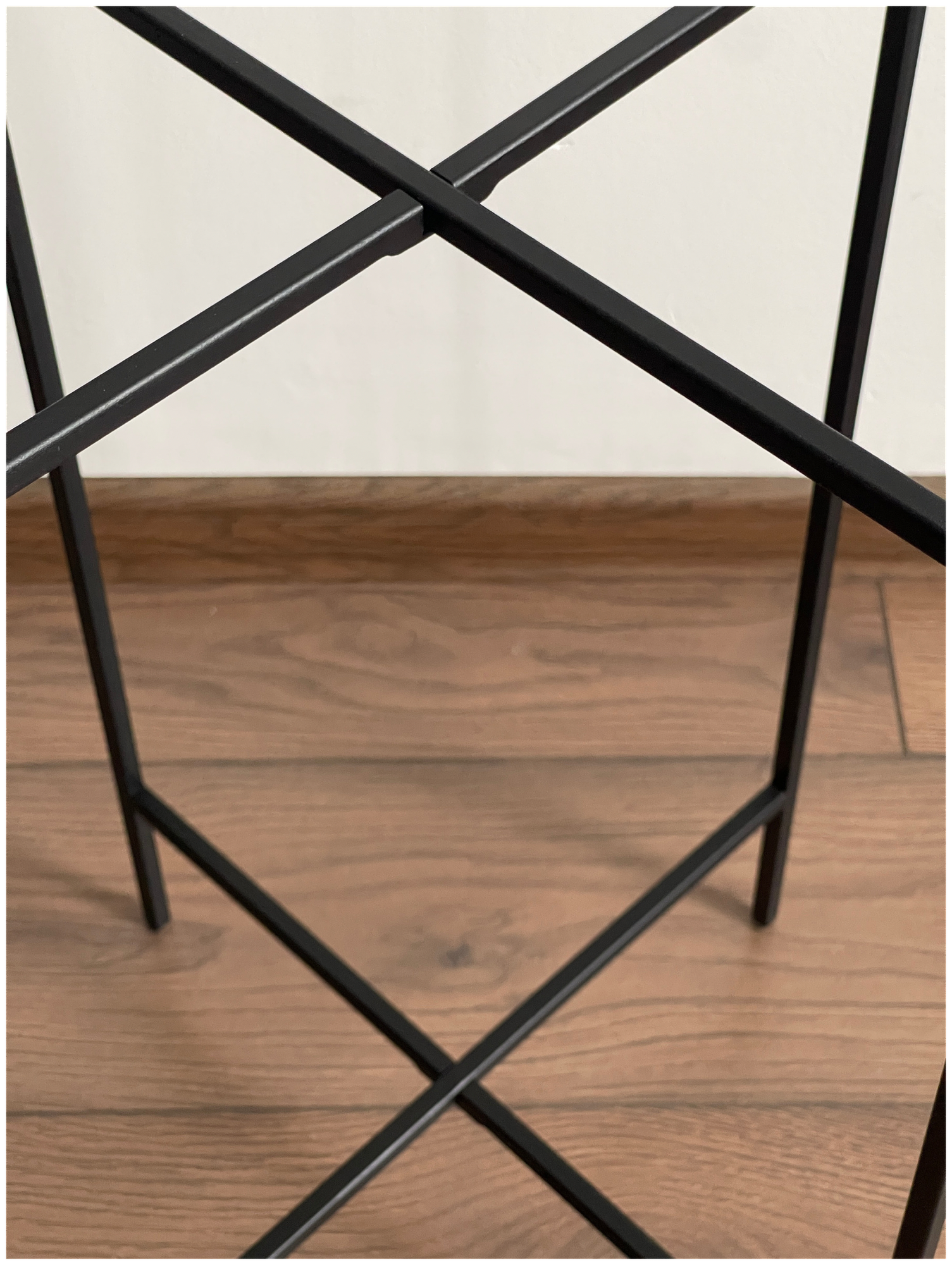 Журнальный столик круглый кофейный Арси, Натуральный шпон бука, металлические ножки, 40x40x55 см , Цвет Темно-коричневый - фотография № 5