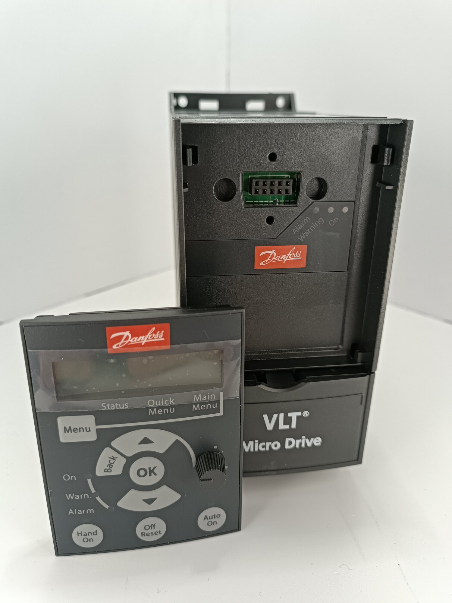 Danfoss Преобразователь частоты VLT Micro Drive FC 51 15кВт (380-480 3 фазы) Danfoss 132F0020