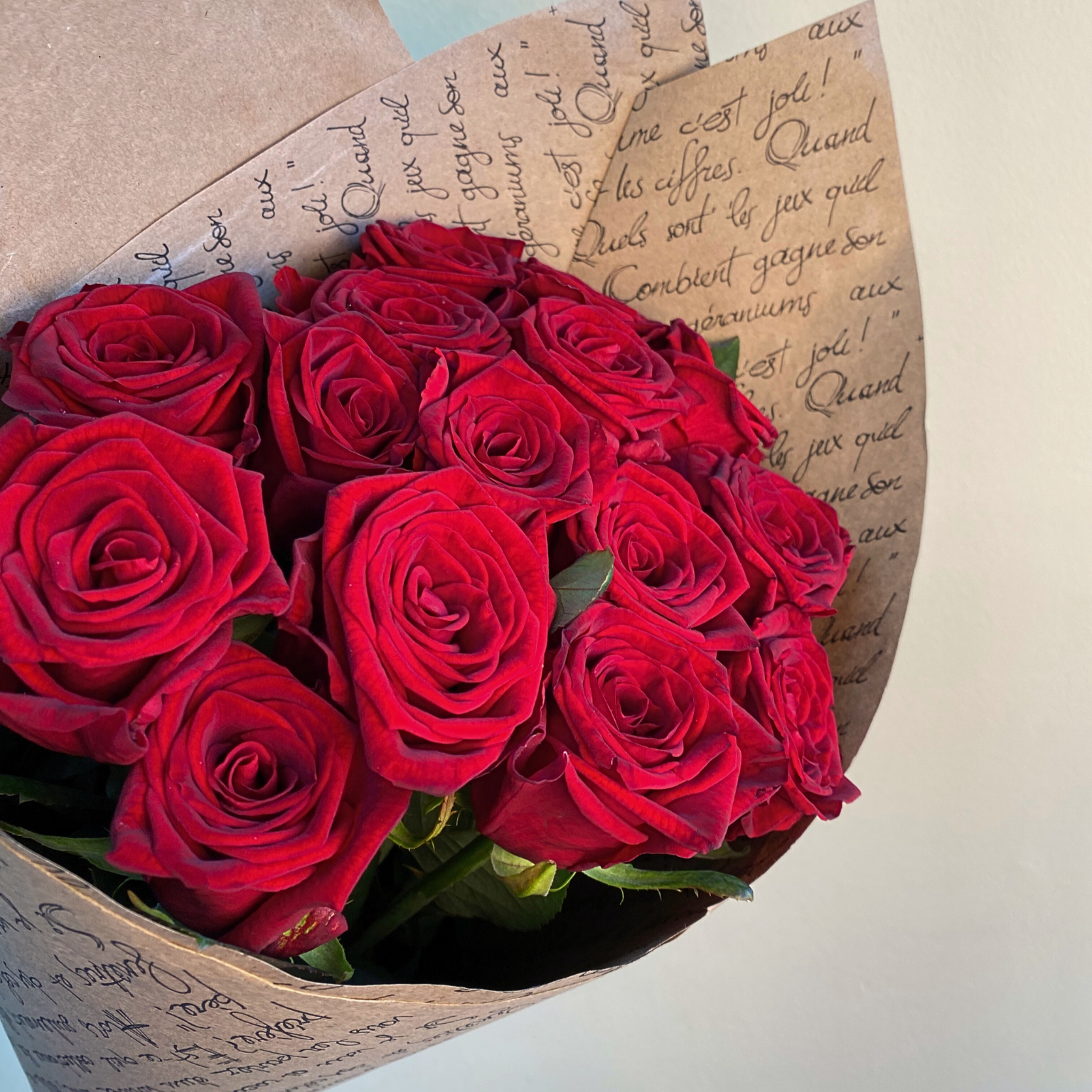 Букет живых цветов из красных роз