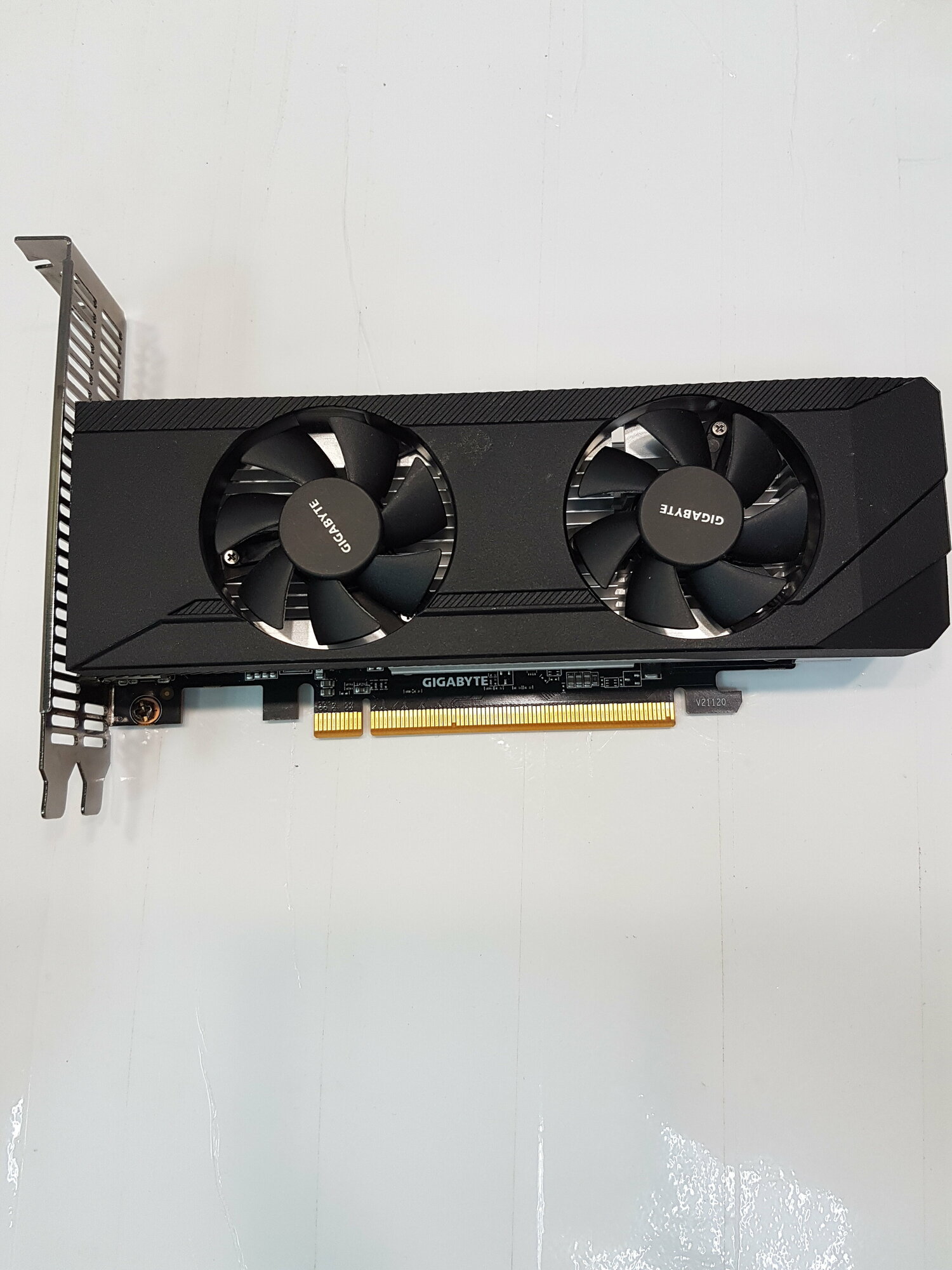 Видеокарта 4Gb PCI-E GDDR6 GIGABYTE RADEON RX 6400 GV-R64D6-4GL HDMI+DP