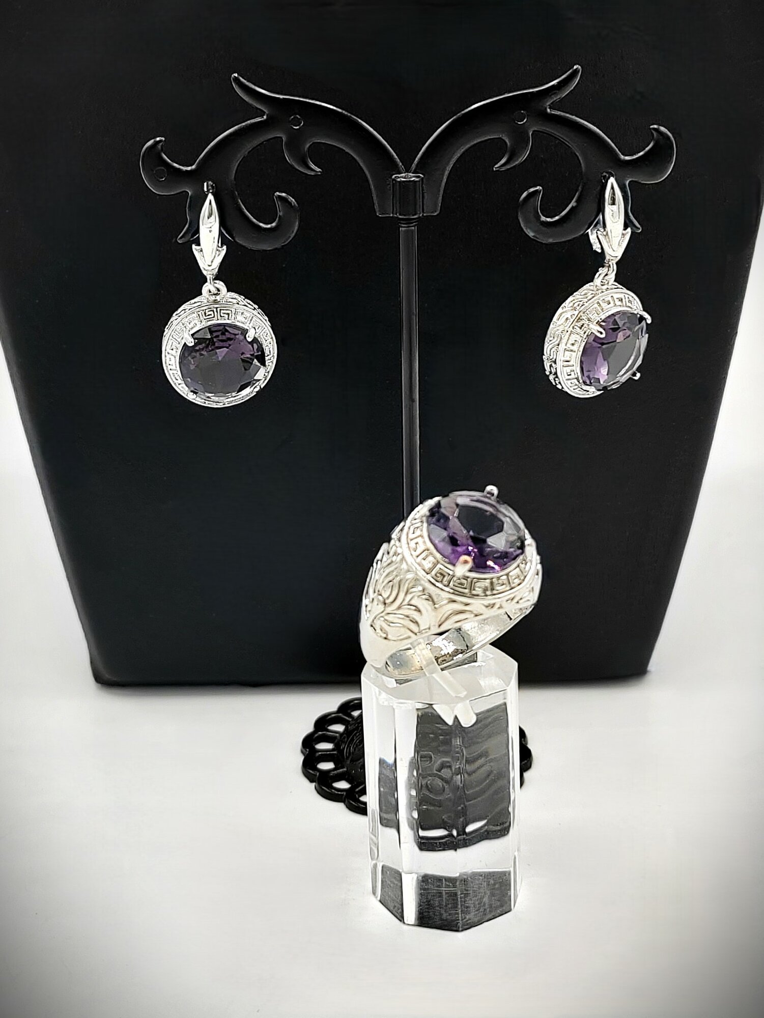 Комплект бижутерии: кольцо, серьги, алпанит